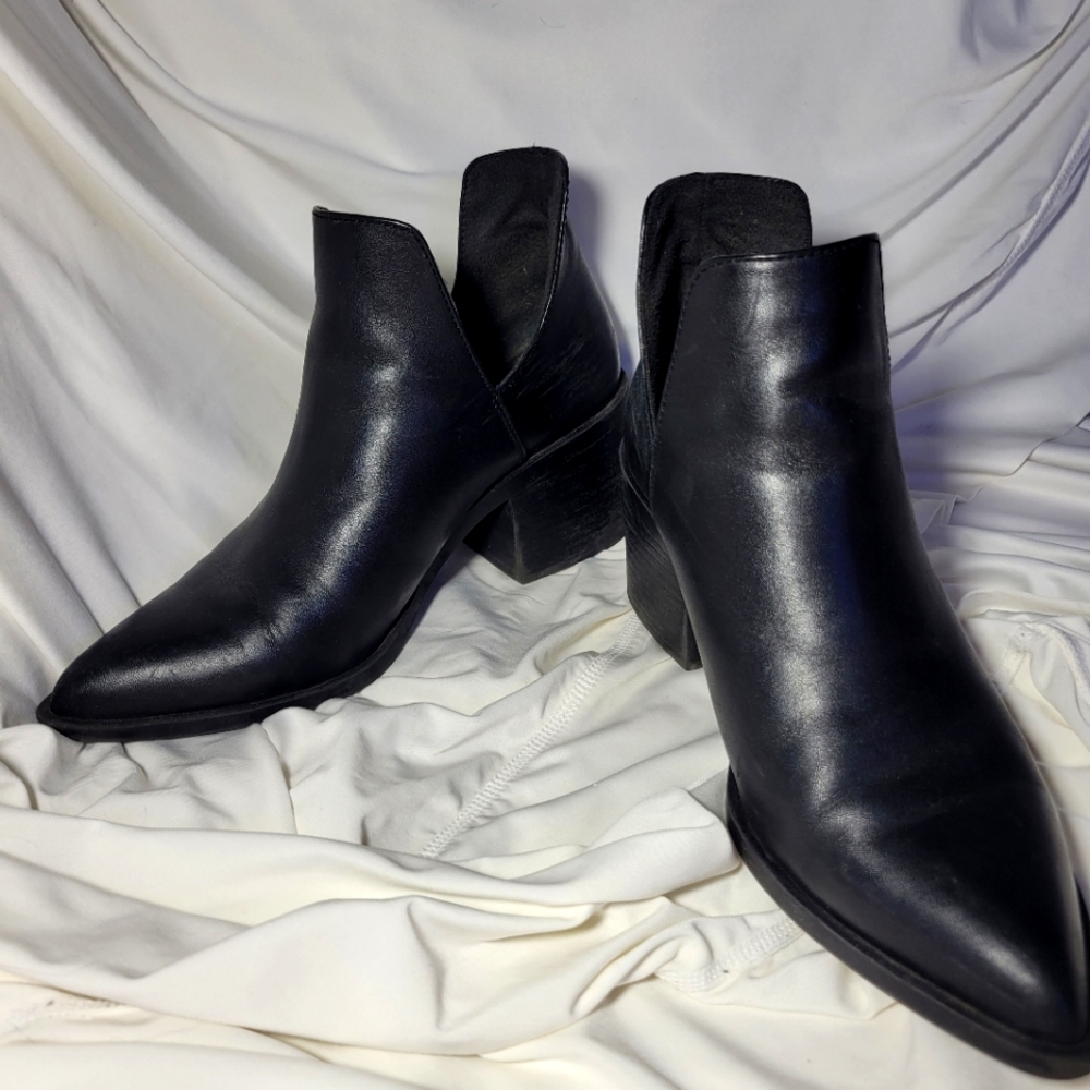 Steve Madden Black Leather Ankle Boots Size 8